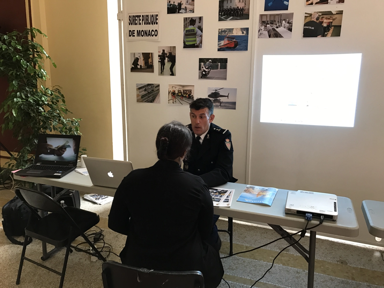 Présence de l'école de de police à la journée des métiers à Menton