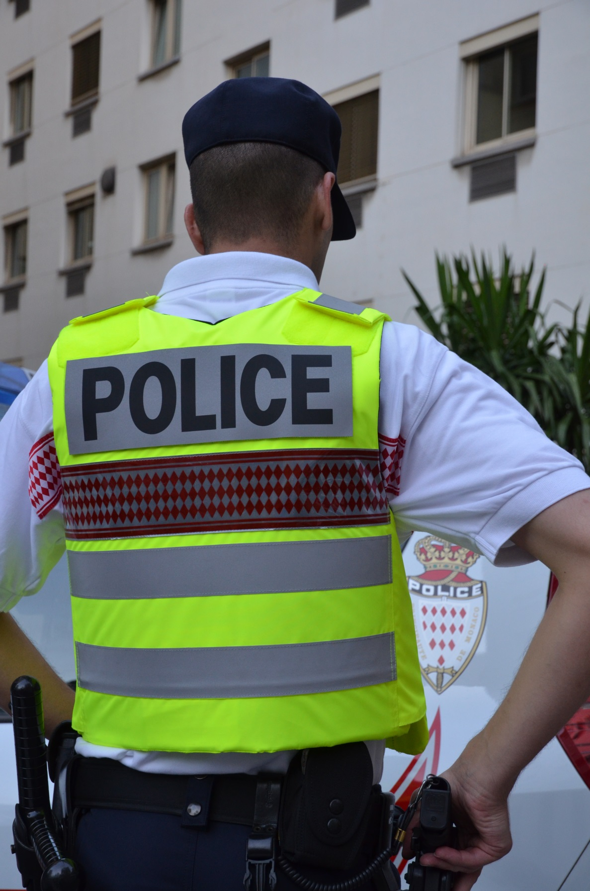 Policier à la section de nuit