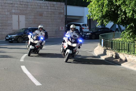 Policier au peloton motocycliste
